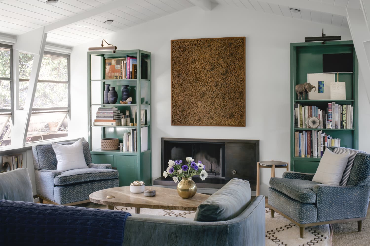 The Best Colors to Decorate Your Living Room and Home With Right Now
